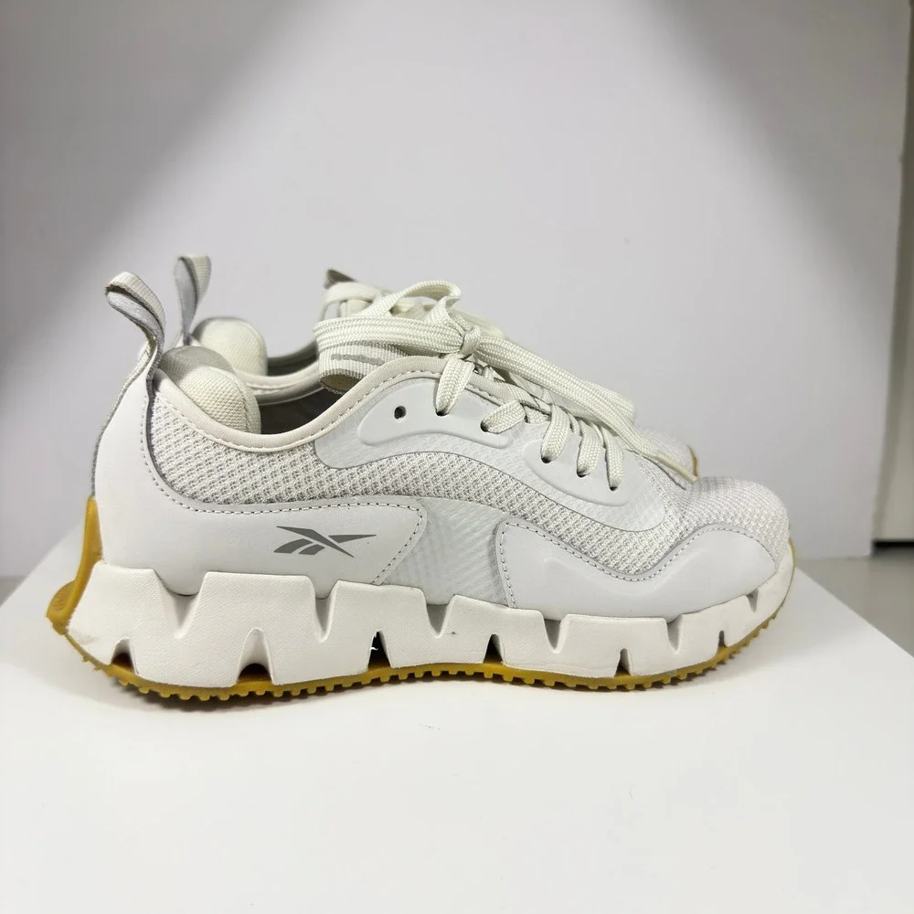 Reebok Zig Dynamica 4 Sneakers Womens Size 7 White Gum Zigzag Sole Running Shoes